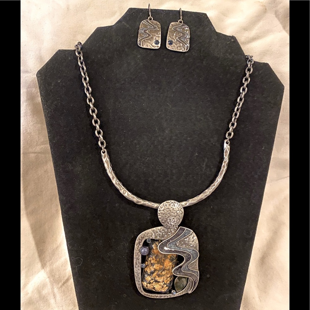 NWOT Blue Lava Necklace w/earrings